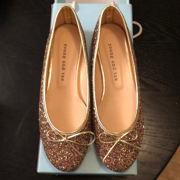 young and tae flats. - Picture 3 of 3